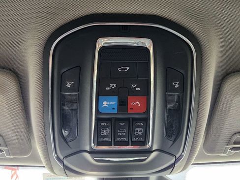 Used 2023 Jeep Grand Cherokee L Limited w/ Luxury Tech Group II RWD image 26