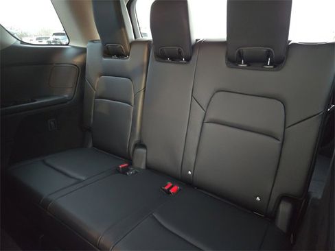 New 2025 Nissan Pathfinder SL image 23