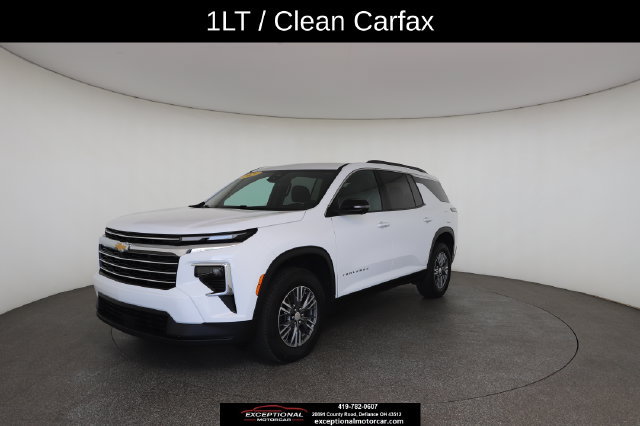 Used 2025 Chevrolet Traverse LT w/ Driver Confidence Package FWD image 2