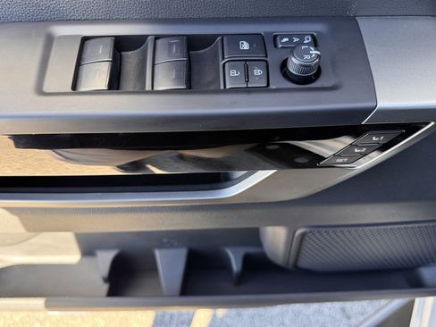 Used 2025 Toyota Tundra Limited image 16