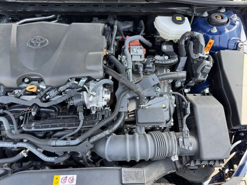 Used 2025 Toyota Camry SE FWD image 19