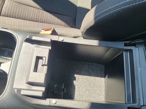 Used 2025 Subaru Outback Premium image 35