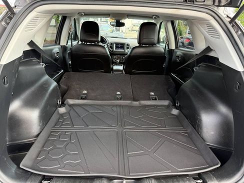 Used 2018 Jeep Compass Latitude w/ Popular Equipment Group AWD/4WD image 21