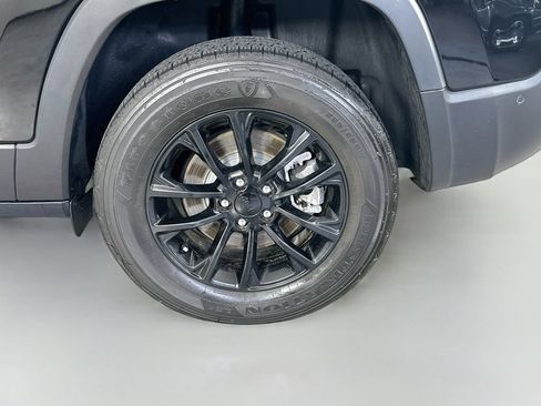 Used 2023 Jeep Cherokee Altitude Lux AWD/4WD image 34