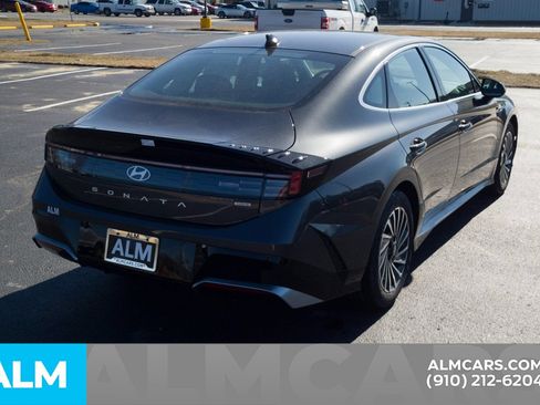 Used 2025 Hyundai Sonata SEL FWD image 5
