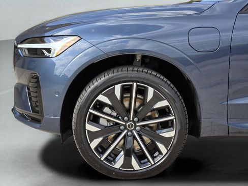 New 2026 Volvo XC60 T8 Ultra w/ Protection Package Premier AWD/4WD image 30