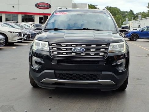 Used 2017 Ford Explorer XLT w/ Equipment Group 202A AWD/4WD image 2