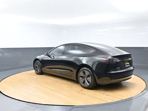 Used 2018 Tesla Model 3 Mid Range RWD image 4