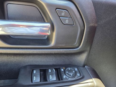 Used 2020 Chevrolet Silverado 2500 Custom w/ Custom Value Package AWD/4WD image 13