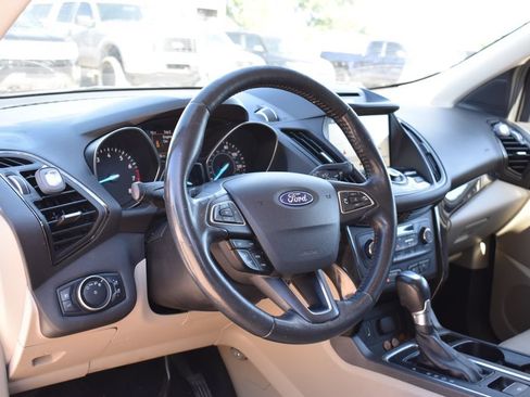 Used 2017 Ford Escape Titanium FWD image 10