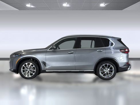 Certified 2024 BMW X5 sDrive40i w/ Premium Package RWD image 2