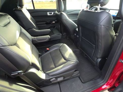 Used 2022 Ford Explorer ST w/ ST Street Pack image 27