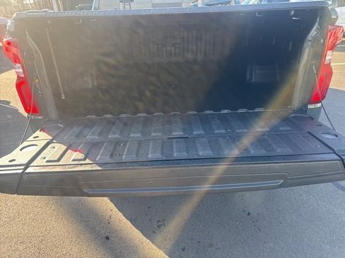 Used 2025 Chevrolet Silverado 1500 ZR2 w/ Technology Package image 28