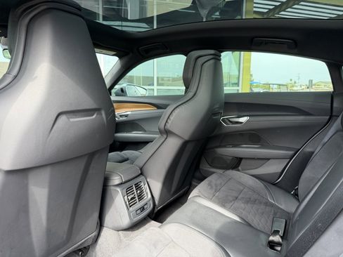 Used 2022 Audi e-tron GT Premium Plus image 37