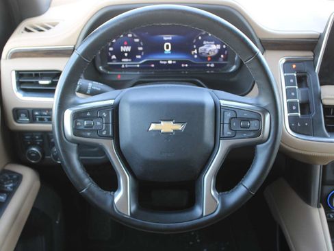 Used 2023 Chevrolet Tahoe Premier AWD/4WD image 11