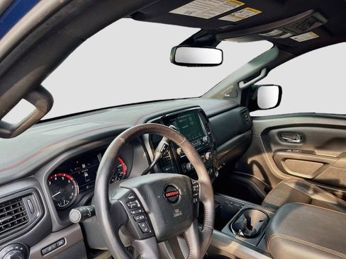 Used 2021 Nissan Titan PRO-4X w/ Pro-4x Convenience Package AWD/4WD image 9