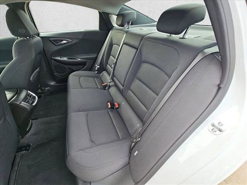 Used 2025 Chevrolet Malibu LT FWD image 16