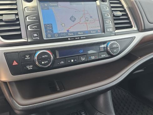 Used 2016 Toyota Highlander Limited AWD/4WD image 28