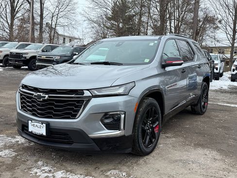 Used 2023 Chevrolet Traverse Premier w/ Redline Edition image 3
