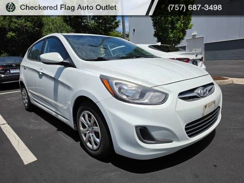 Used 2014 Hyundai Accent GS FWD image 3