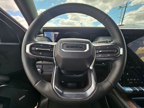 Used 2025 GMC Yukon Denali image 16