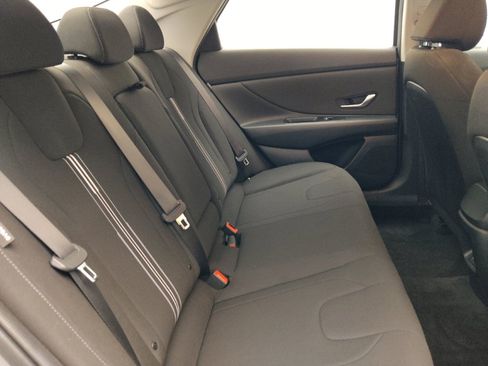 Used 2025 Hyundai Elantra SEL FWD image 19