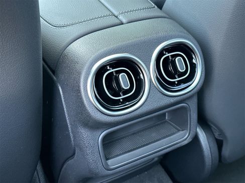 New 2025 Mercedes-Benz GLC 300 4MATIC image 13