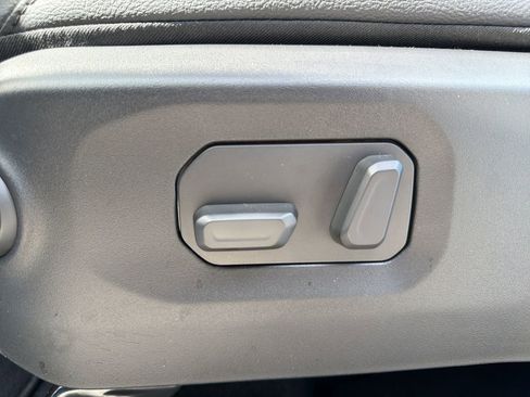 New 2026 Jeep Gladiator Sahara image 13