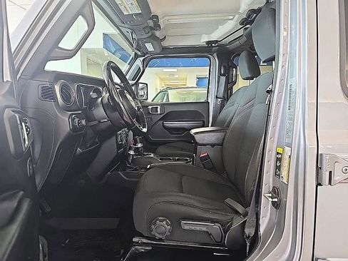 Used 2020 Jeep Gladiator Sport AWD/4WD image 13