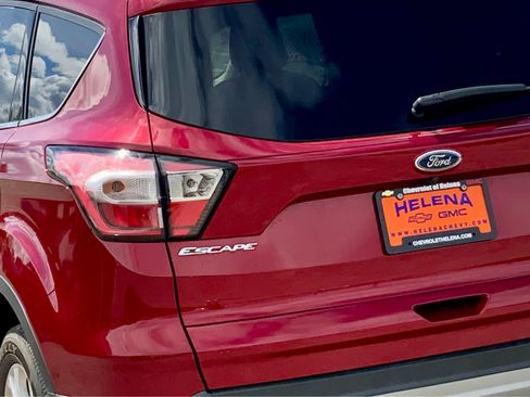 Used 2018 Ford Escape SE w/ SE Sync 3 Package AWD/4WD image 13