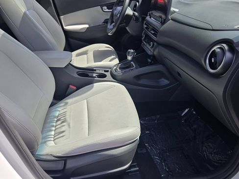 Used 2023 Hyundai Kona Limited AWD/4WD image 16