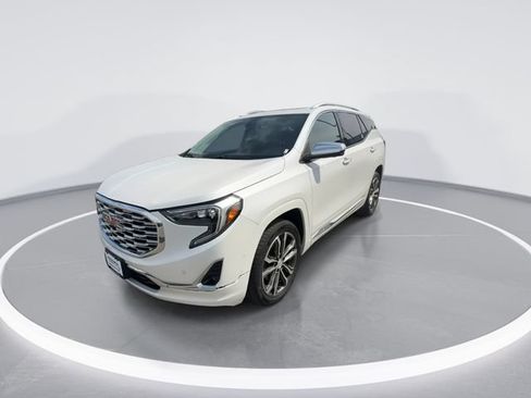 Used 2020 GMC Terrain Denali w/ Denali Premium Package AWD/4WD image 4