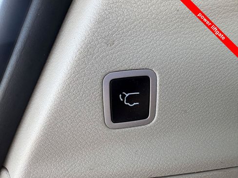 Used 2021 Chrysler Voyager Lxi FWD image 5