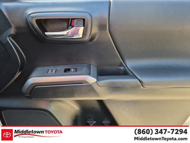 Used 2016 Toyota Tacoma TRD Sport w/ Towing Package AWD/4WD image 34