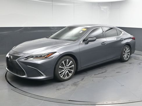 Used 2019 Lexus ES 350 Luxury w/ Accessory Package 2 image 4