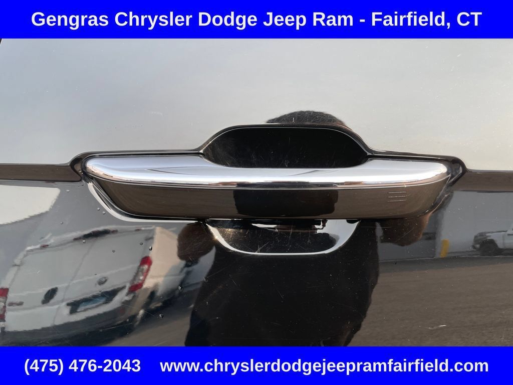 Certified 2023 Jeep Grand Cherokee Overland AWD/4WD image 21