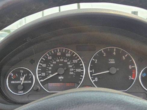 Used 2001 BMW Z3 2.5i RWD image 29