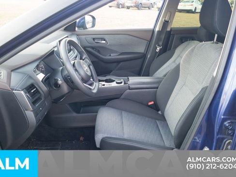 Used 2023 Nissan Rogue SV image 7