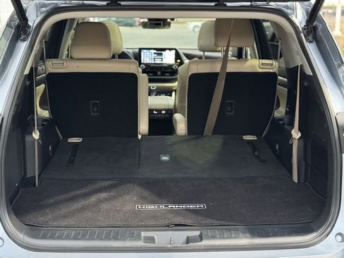 Certified 2022 Toyota Highlander Platinum image 46