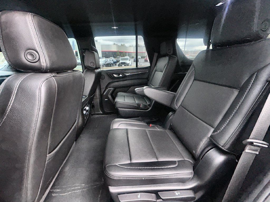 Used 2023 GMC Yukon Denali AWD/4WD image 12