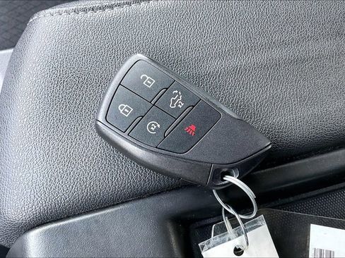 Used 2025 Chevrolet Silverado 2500 Custom w/ Custom Value Package image 36