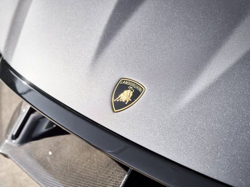 Used 2023 Lamborghini Huracan STO image 8