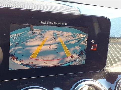 Used 2023 Mercedes-Benz GLB 250 image 21