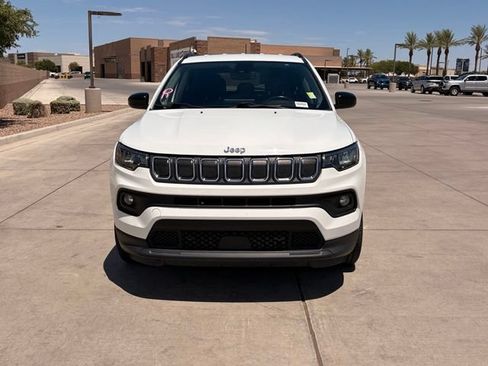 Used 2022 Jeep Compass Latitude AWD/4WD image 2