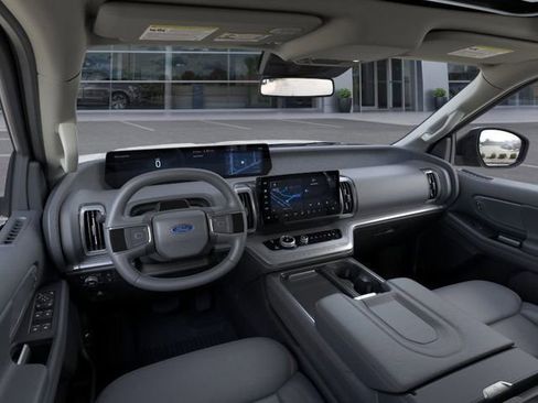 New 2025 Ford Expedition Active image 9