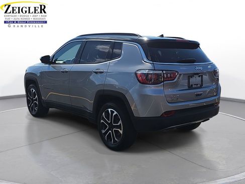Certified 2023 Jeep Compass Limited image 7