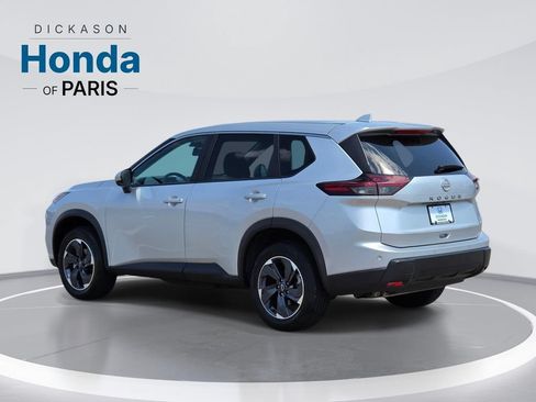 Used 2025 Nissan Rogue SV FWD image 5