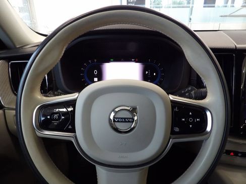 Certified 2023 Volvo XC60 B6 Ultimate image 19