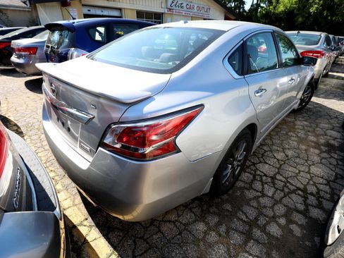 Used 2015 Nissan Altima 2.5 S w/ Special Edition Package image 4