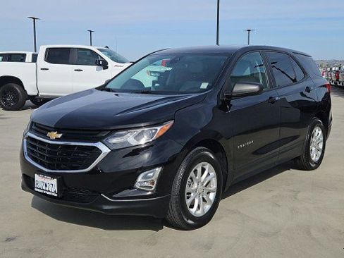 Used 2021 Chevrolet Equinox LS FWD image 1